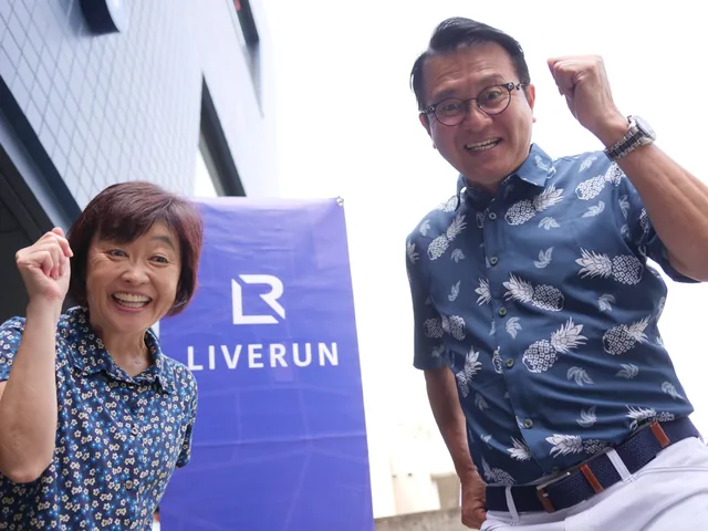 A LIVERUN session photograph marking Akemi Masuda's guest appearance — former Japanese marathon record holder and sports commentator — pictured with members of the LIVERUN team