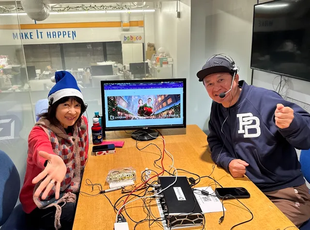 A LIVERUN session photograph marking Mari Tanigawa's guest appearance — marathon champion — pictured with members of the LIVERUN team